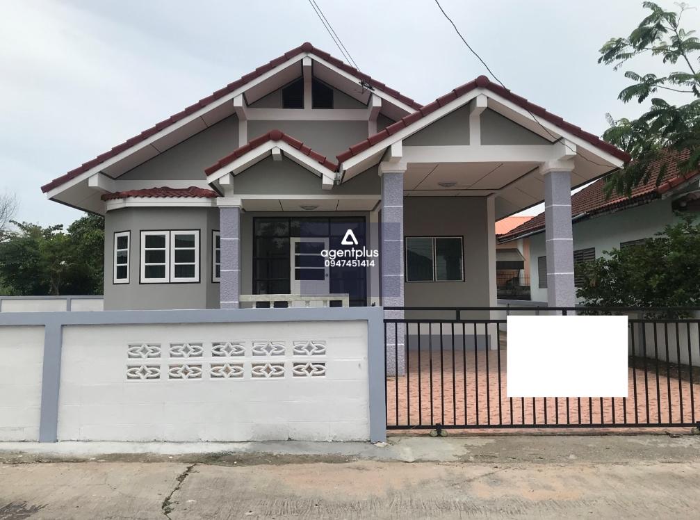 บ้านเดี่ยวชั้นเดียว บริเวณโดยรอบเป็นแหล่งชุมชน ซอยชุมชนหนองค้อ 6 ถนนสายศรีราชา-หนองค้อ (ทล.3241) การคมนาคมสะดวก สาธารณูปโภคพร้อม