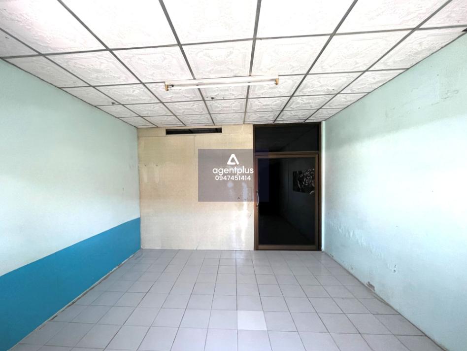 อาคารพาณิชย์ โครงการมาลัยทองวิลล่า 2 ชลบุรี ใกล้แหล่งชุมชน การคมนาคมสะดวก เหมาะสำหรับอยู่อาศัยและประกอบธุรกิจขนาดเล็ก รายล้อมด้วยสิ่งอำนวยความสะดวกครบครัน