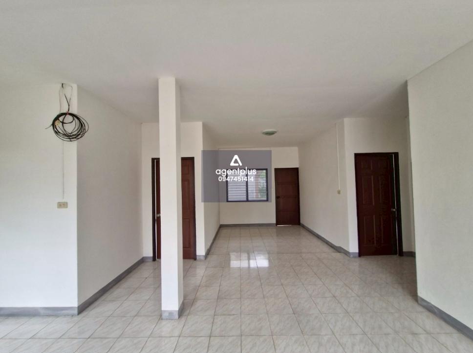 โครงการฟายน์โฮม ซอยรักษาสัตว์ บ้านเดี่ยวชั้นเดียว ซอยชมวิว 5/2-1 ห่างจากถนนสุขุมวิท(ทล.3) ประมาณ 1.5 กม. ทำเลดี เดินทางสะดวก แวดล้อมด้วยแหล่งชุมชน สาธารณูปโภคพร้อม