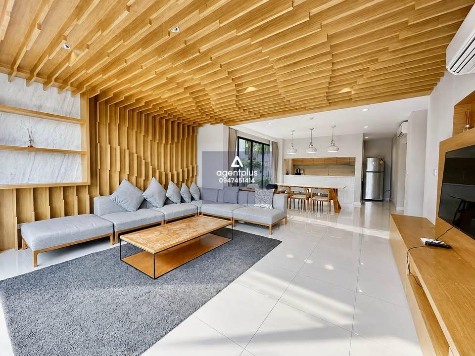 ขายบ้านหรู Modern Luxury 3 ห้องนอน นาจอมเทียน ใกล้ทะเล พร้อมเข้าอยู่