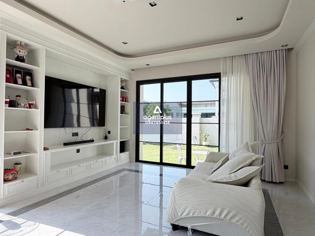 ขาย บ้านเดี่ยวหลังมุม พื้นที่ข้างบ้านเยอะมาก บรรยากาศดี เงียบสงบ  