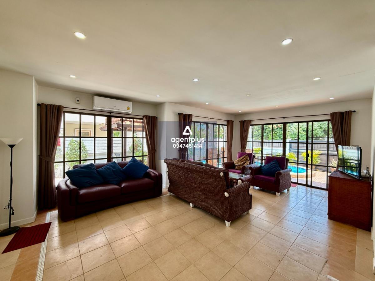 พูลวิลล่า 2 ชั้น 4 ห้องนอนเซ็นทรัลปาร์ค 4 พื้นที่กว้าง พร้อมอยู่ ราคาเพียง 50,000 บาท/เดือน