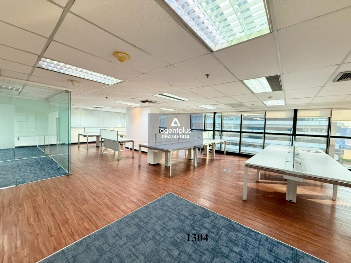  BANGKOK BUSINESS CENTER  **ออฟฟิศดี ทำเลเด็ด ใจกลางเอกมัย 🏢✨**  ตึก BBC – Bangkok Business Center