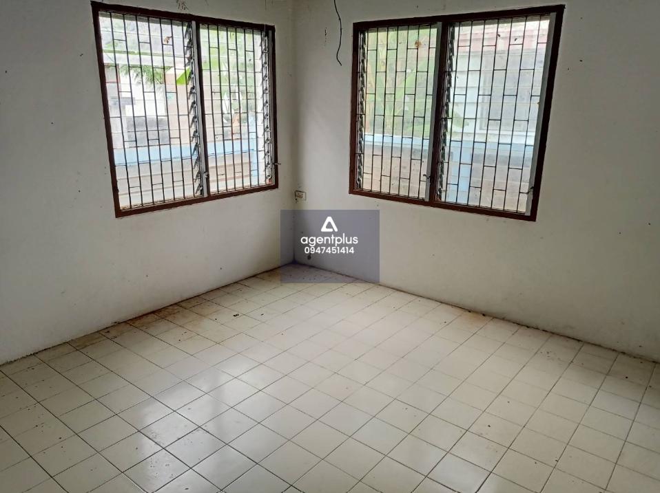 บ้านแฝด 2 ชั้น โครงการระยองซิตี้ ปาร์ค ทำเลดี ติดถนนทล.36 เดินทางเข้า-ออกสะดวก อยู่ในย่านชุมชน