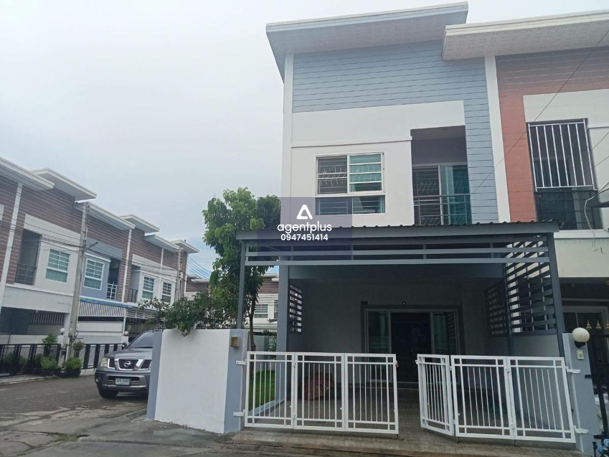 ขายทาวน์โฮม 2 ชั้น 3 ห้องนอน  พัทยา–หนองปรือ แปลงหัวมุม รีโนเวทใหม่  พร้อมอยุ่