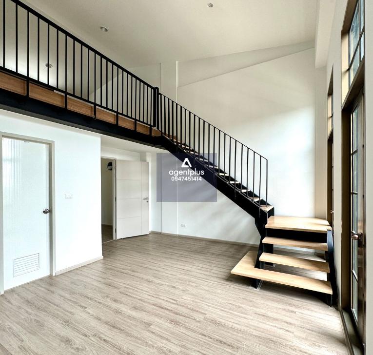 The Glowing Bangpoo โฮมออฟฟิศ 4.5 ชั้น ที่รวมทั้ง \ พื้นที่ทำงาน–พักอาศัย\  ในหลังเดียว