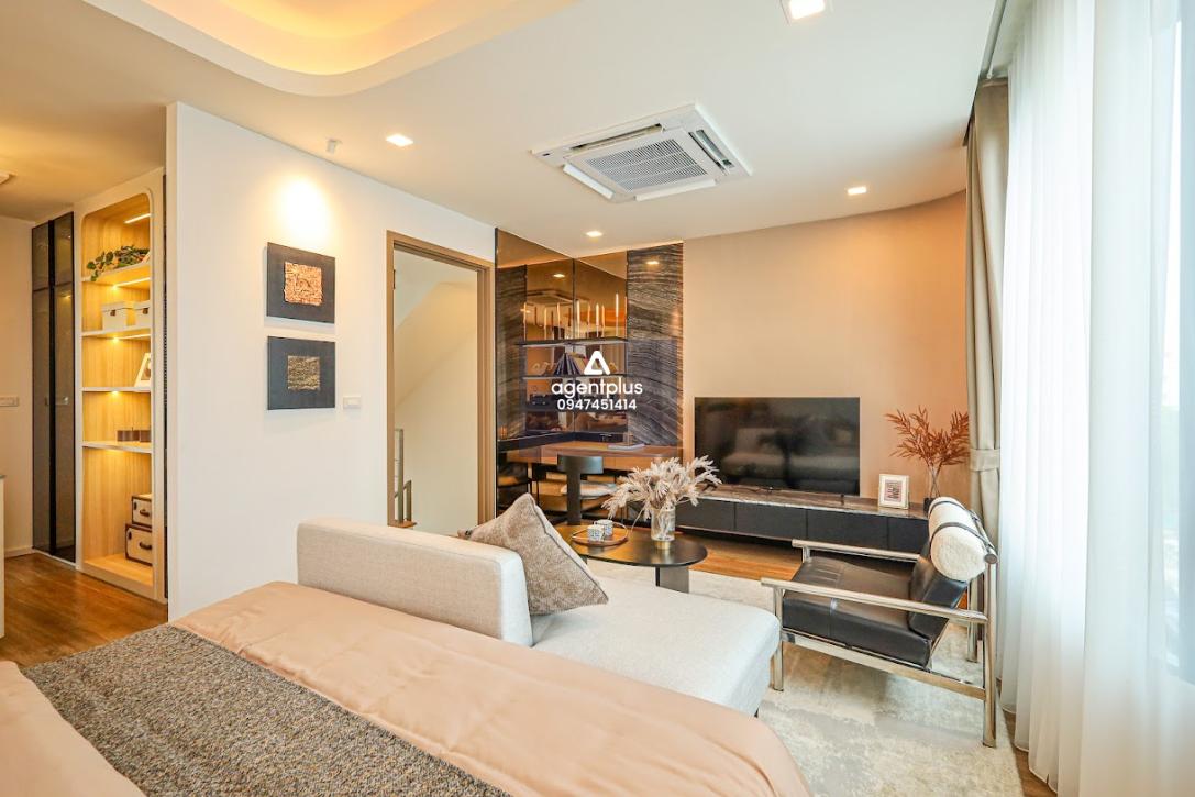 บ้านหรูที่ “สะท้อนตัวตนของคุณ” ผ่านดีไซน์พรีเมียม พร้อมฟังก์ชันครบครัน Zone B – บ้าน 3.5 ชั้น พร้อม Rooftop ราคาเพียง 13.9 ล้านบาท