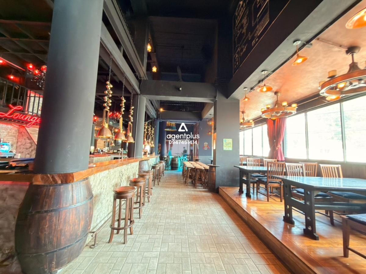 ขายร้านอาหาร 5 ชั้น พร้อม rooftop และชั้นใต้ดิน ติดถนนทัพพระยา ทำเลดี พัทยา