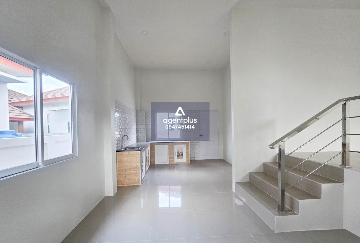 บ้านเดี่ยวชั้นเดียว โครงการศรีอุไรการเคหะ เมืองสุราษฎร์ธานี ปรับปรุงใหม่ การคมนาคมสะดวกสบาย สภาพแวดล้อมโดยรอบเป็นแหล่งชุมชน