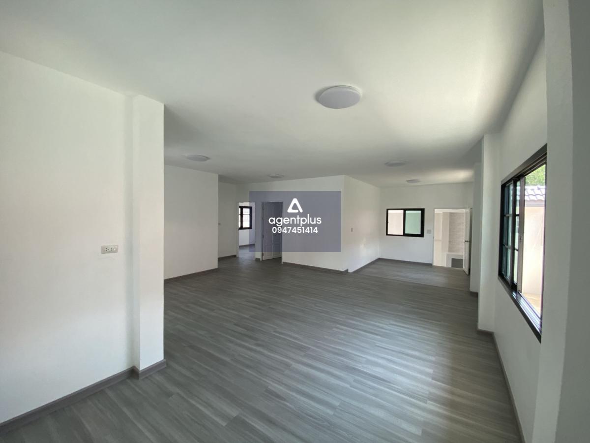 บ้านเดี่ยว หมู่บ้านประชาสุข 3 แปดริ้ว ปรับปรุงใหม่ อยู่ในหมู่บ้านประชาสุข ใกล้ถนนฉะเชิงเทรา-พนัสนิคม (ทล.315) ใกล้ตัวเมืองแปดริ้ว บรรยากาศร่มรื่น คมนาคมสะดวก สาธารณูปโภคครบ