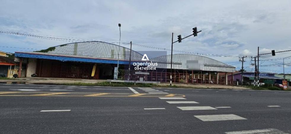 *ขายโฮมออฟฟิศ,อาคาร,ที่ดินพร้อมสิ่งปลูกสร้าง 2 แห่ง ใกล้ตัวเมืองร้อยเอ็ด