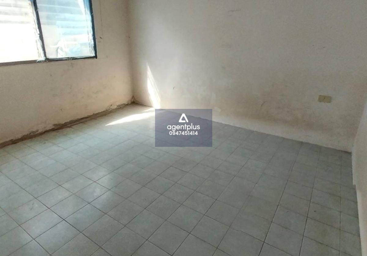 ทาวน์เฮ้าส์ชั้นเดียว โครงการหมู่บ้านรุ่งพิทักษ์ ทำเลดีโครงการอยู่ใกล้สี่แยกพนมสารคามและถนนสายฉะเชิงเทรา-กบินทร์บุรี (ทล.304)