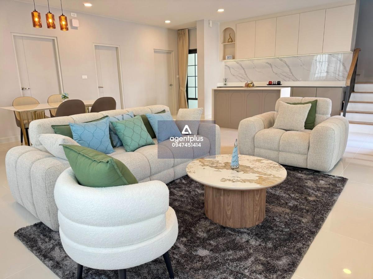 ขาย/เช่า บ้านหรู เลี้ยงสัตว์ได้ เซนโทร บางนา กม. 7 กรุงเทพฯ ติดเมกะ บางนา