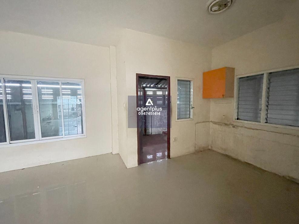 พิณสิริ ระยอง บ้านเดี่ยวชั้นเดียว ทำเลดีในแหล่งชุมชน การเดินทางสะดวก ซ.เทศบาล 1 แยกจากถนนเทศบาลพัฒนา ห่างจากสี่แยกไฟแดงลุงอุ้ย ประมาณ 1.4 กิโลเมตร