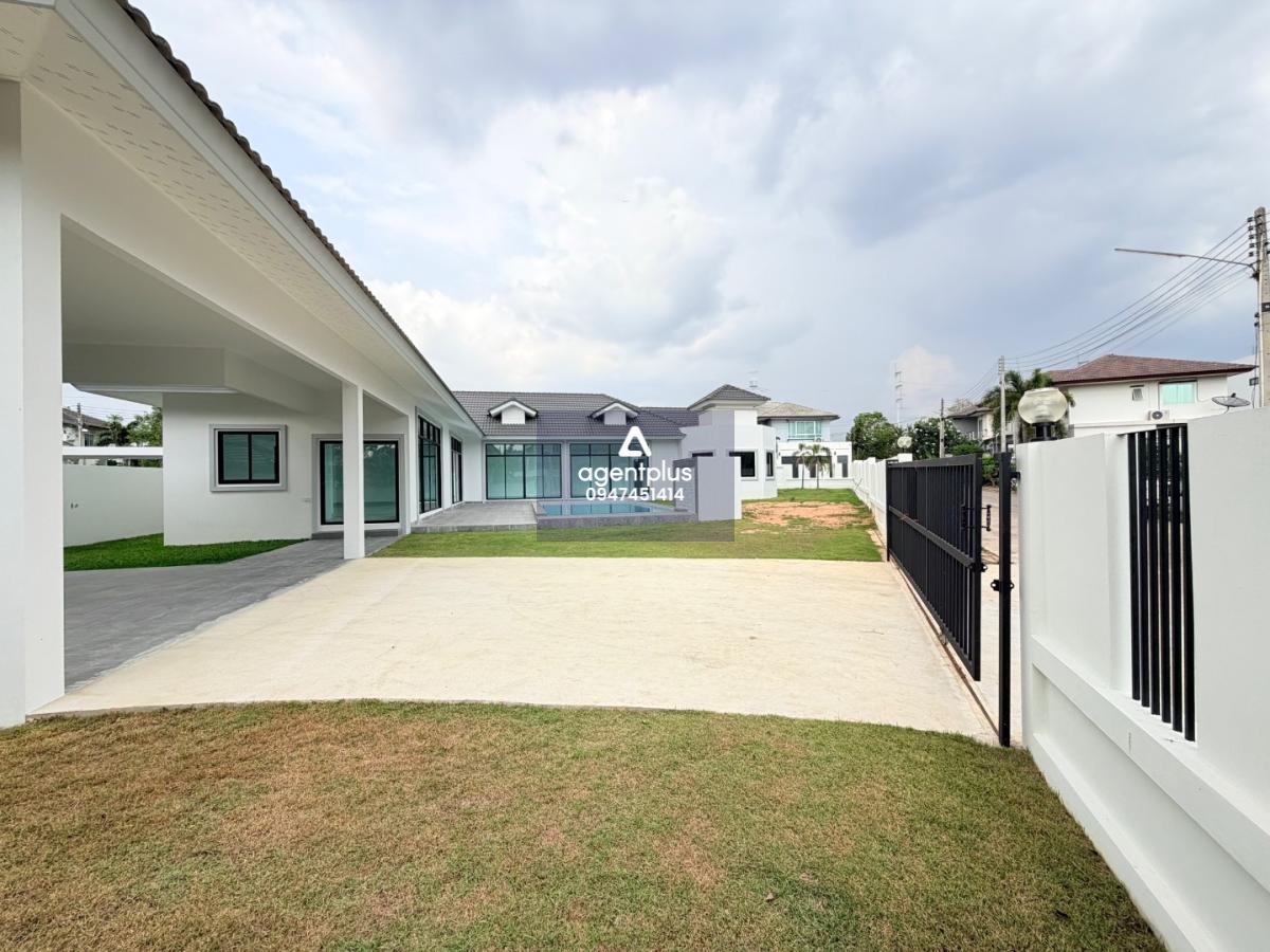 บ้านเดี่ยว 3ห้องนอน 4 ที่จอดรถ บ้านชั้นเดียว บ้านสร้างใหม่ ที่ดินใหญ่ 220 ตรว. พร้อมสระว่ายน้ำส่วนตัว
