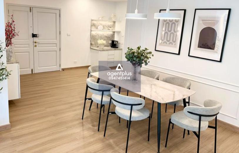 ให้เช่า คอนโด Grand Langsuan รีโนเวทใหม่