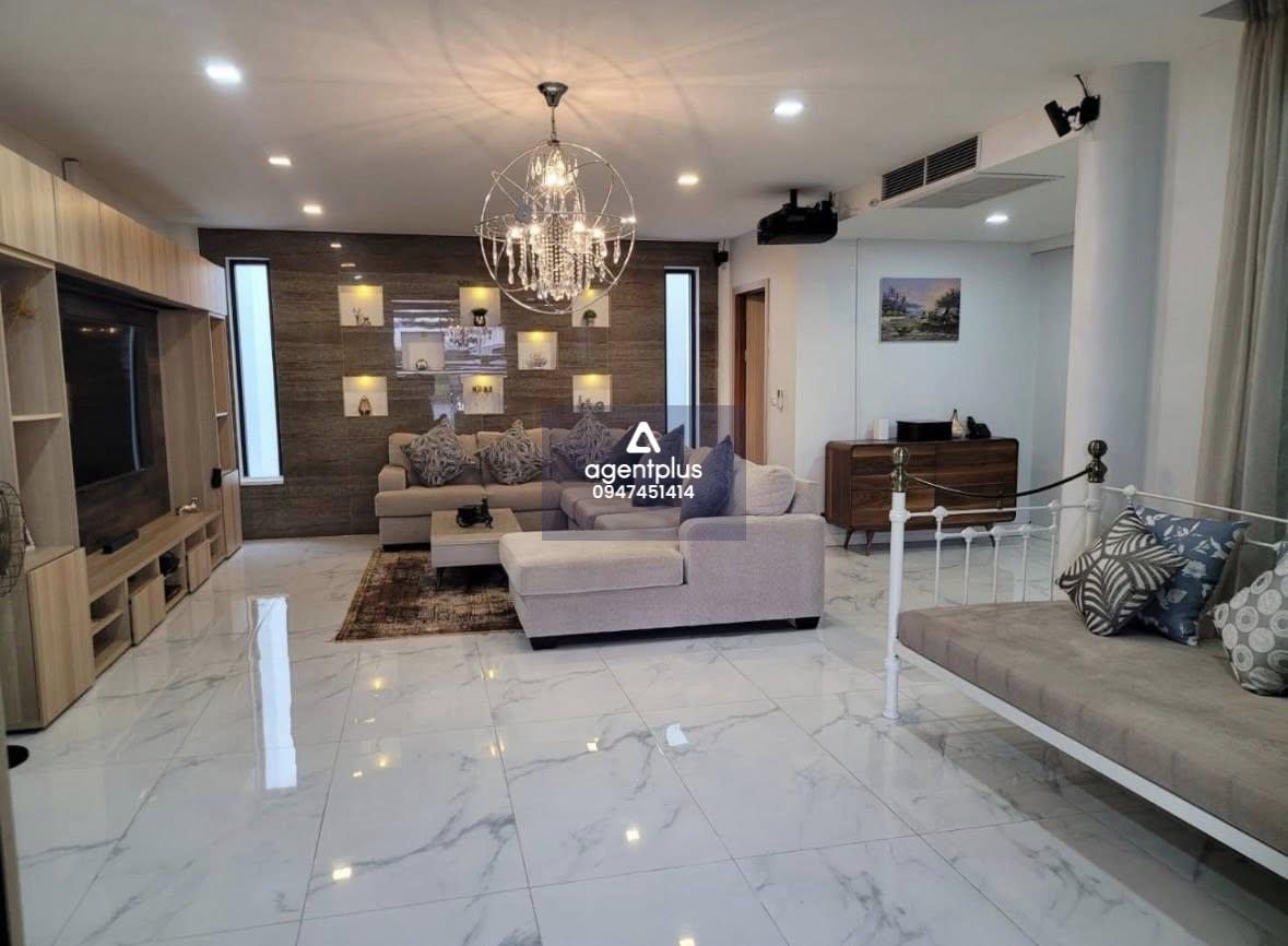 ให้เช่า Pool Villa เดี่ยว 3 ชั้น เขาตาโล พัทยา เลี้ยงสัตว์ได้ พร้อมสระว่ายน้ำส่วนตัว