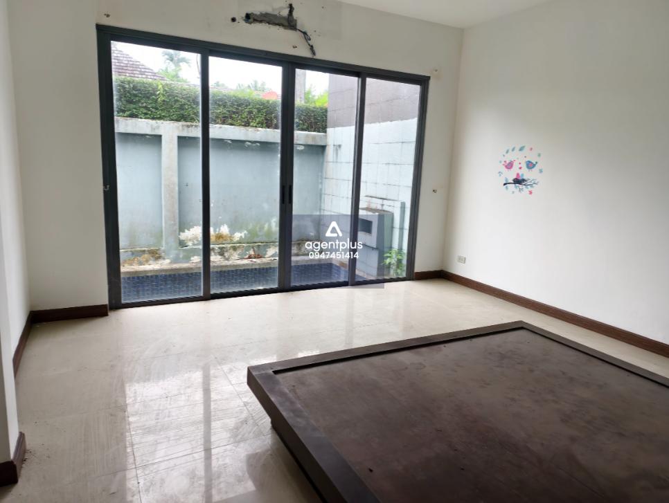 อาคารวิลล่า โครงการซีสโตน พูลวิลล่า ทำเลดี มีระบบการรักษาความปลอดภัยภายในโครงการ การเดินทางคมนาคมสะดวก สาธารณูปโภคครบ