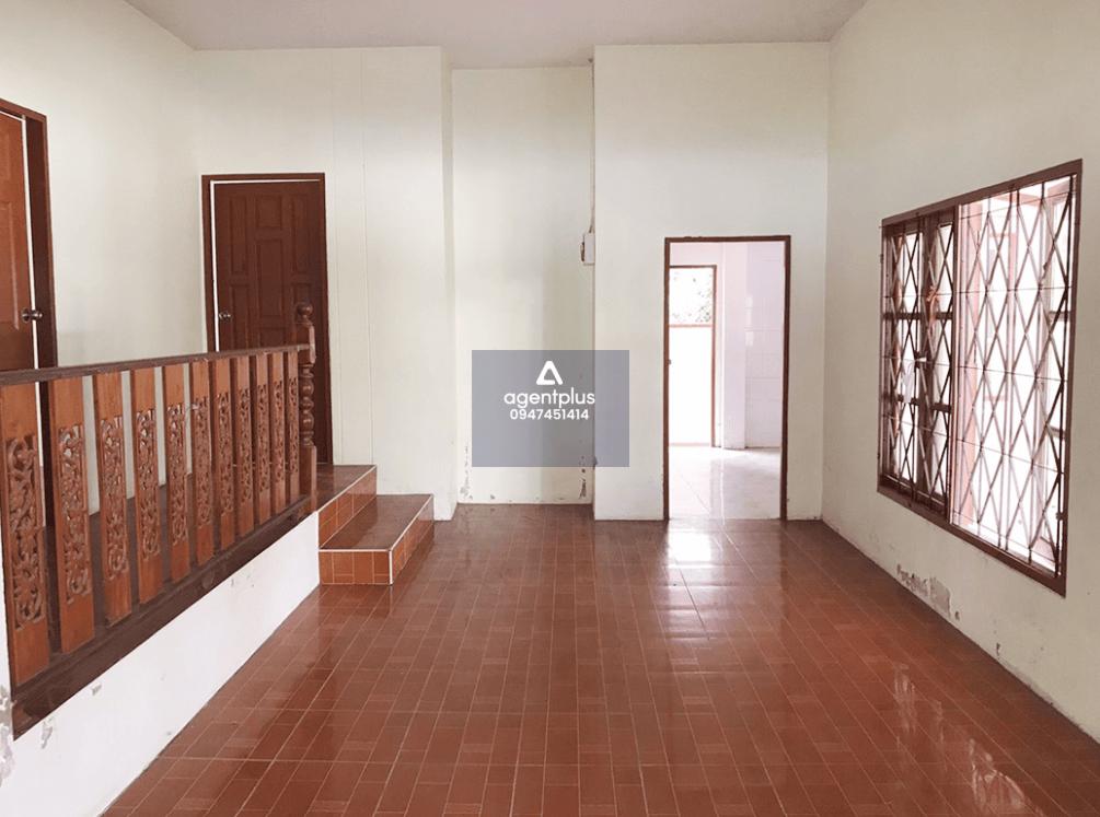 บ้านเดี่ยวชั้นเดียว แพรเพชรแก้ว ทำเลในแหล่งชุมชน บริเวณใกล้เคียงเป็นที่อยู่อาศัย สาธารณูปโภคครบครัน การเดินทางเข้า-ออกสะดวก