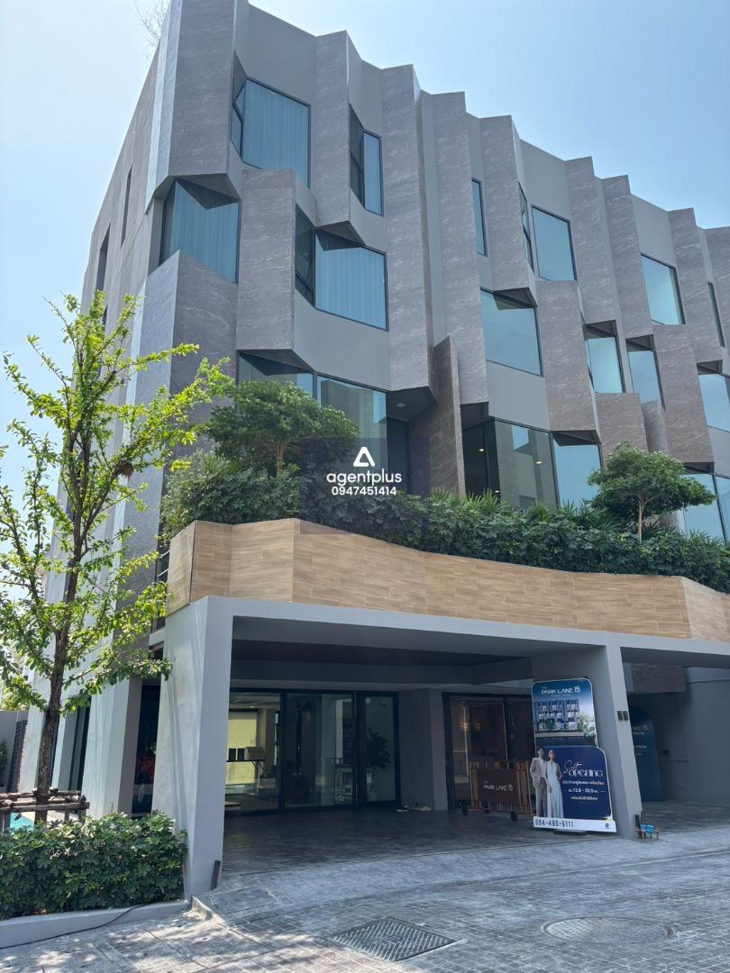 ขายบ้านหรู 4.5 ชั้น พร้อม Rooftop และสระว่ายน้ำส่วนตัว  ย่านสุขุมวิท — แบริ่ง | ทำเลศักยภาพ ใจกลางเมือง