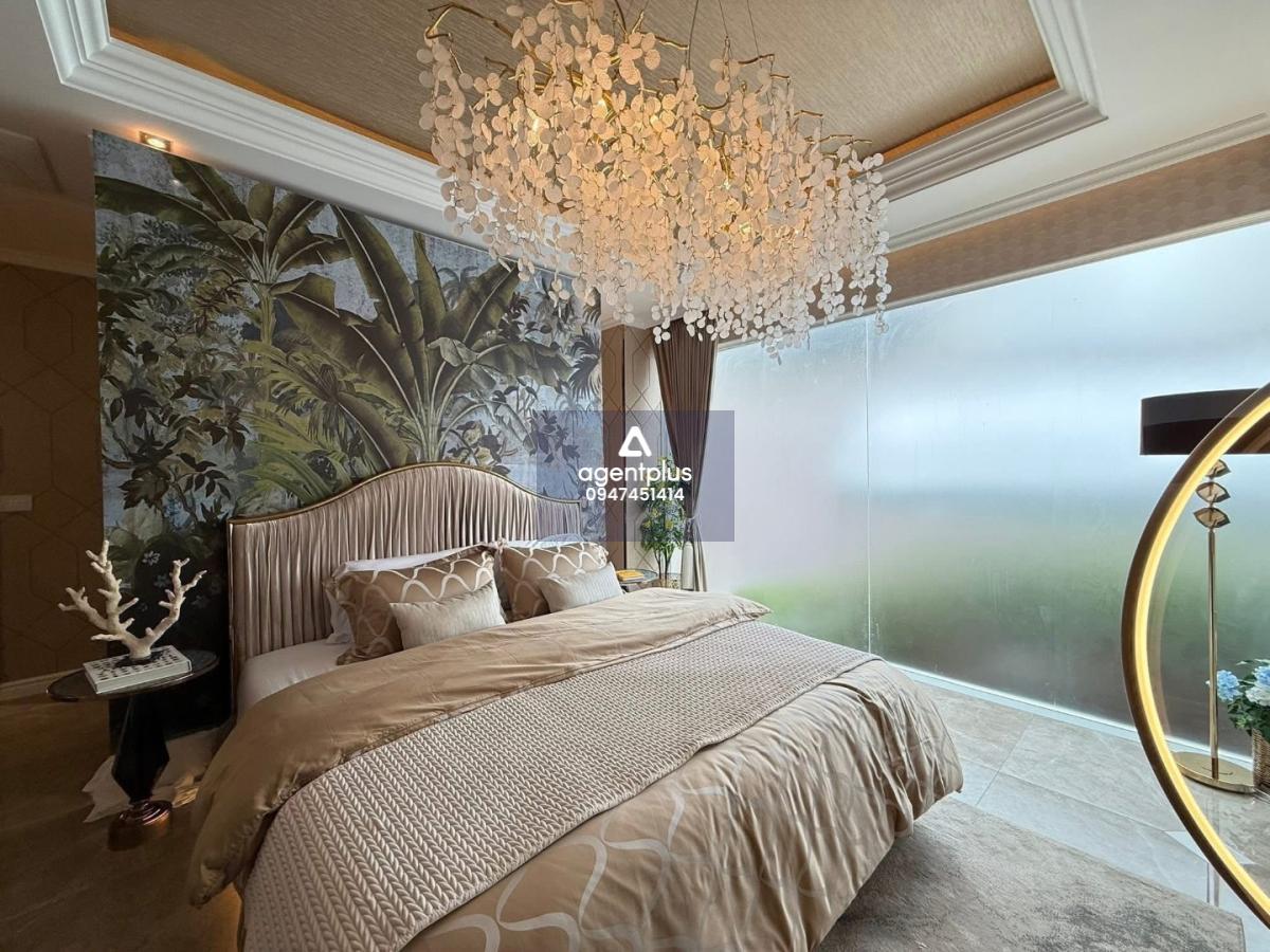 The Riviera California private pool