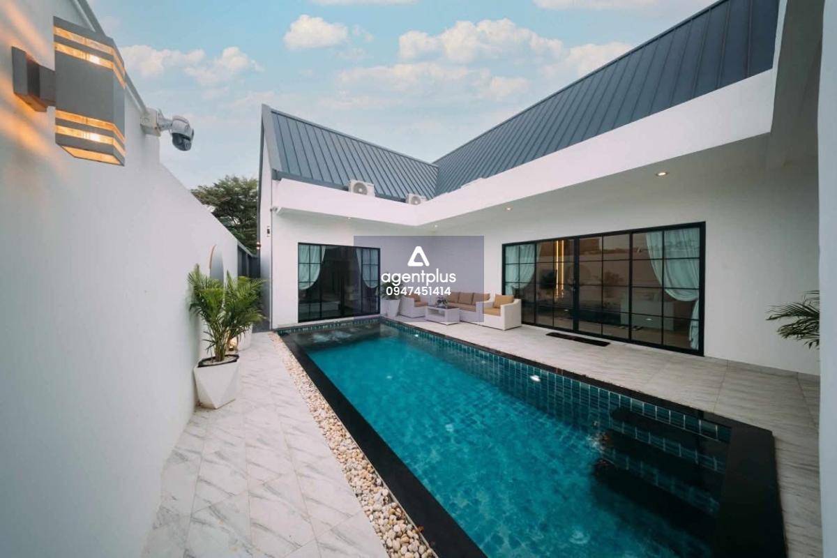 บ้านพลูวิลล่าพัทยา พร้อมอยู่ ตกแต่งสไตล์ Modern Luxury แถมเครื่องใช้ไฟฟ้าครบครัน
