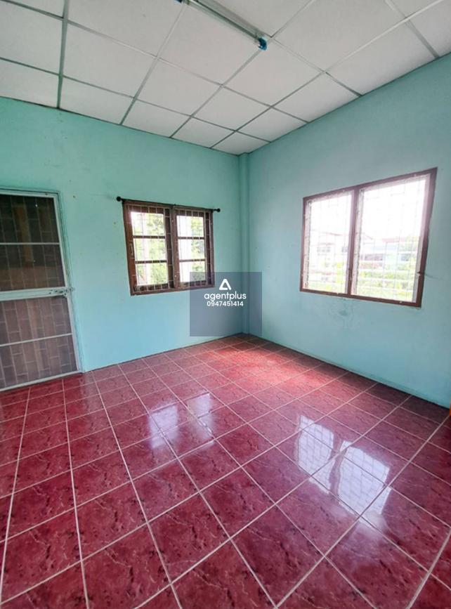 ทาวน์เฮ้าส์ 2 ชั้น ทำเลดี การคมนาคมสะดวก ติดถนนศุขประยูร สาธารณูปโภคพร้อม สุขใจวิลล่า 1