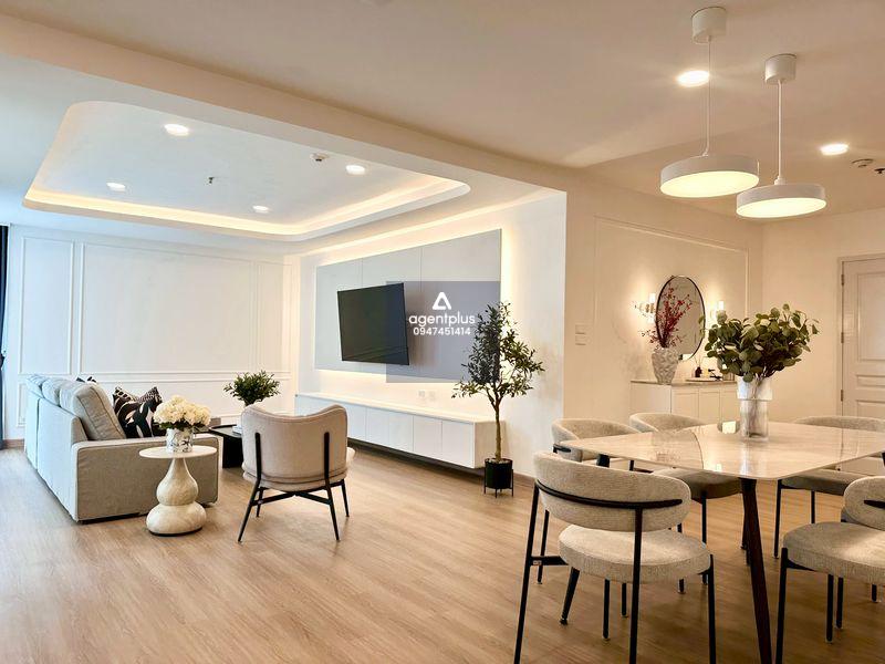 ให้เช่า คอนโด Grand Langsuan รีโนเวทใหม่