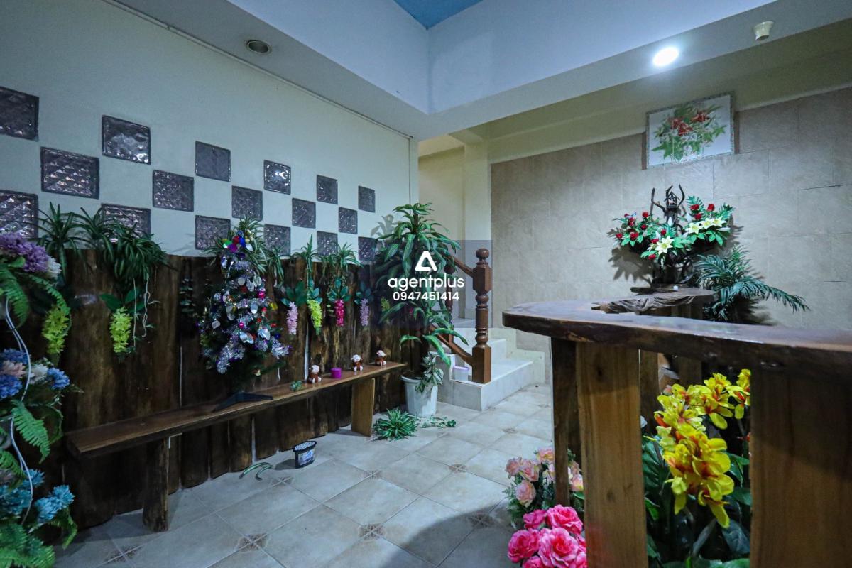 ขายอาคารพาณิชย์ 4 ชั้น (2 คูหาติดกัน) สุดยอดทำเล! ใกล้หาดดงตาลเพียง 100 เมตร ชลบุรี