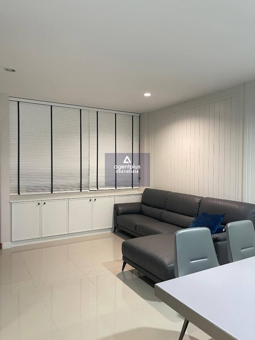 ให้เช่าทาวน์โฮม 3 ห้องนอน กรุงเทพกรีฑา  3 ชั้น ใกล้ทางด่วนและมอเตอร์เวย์