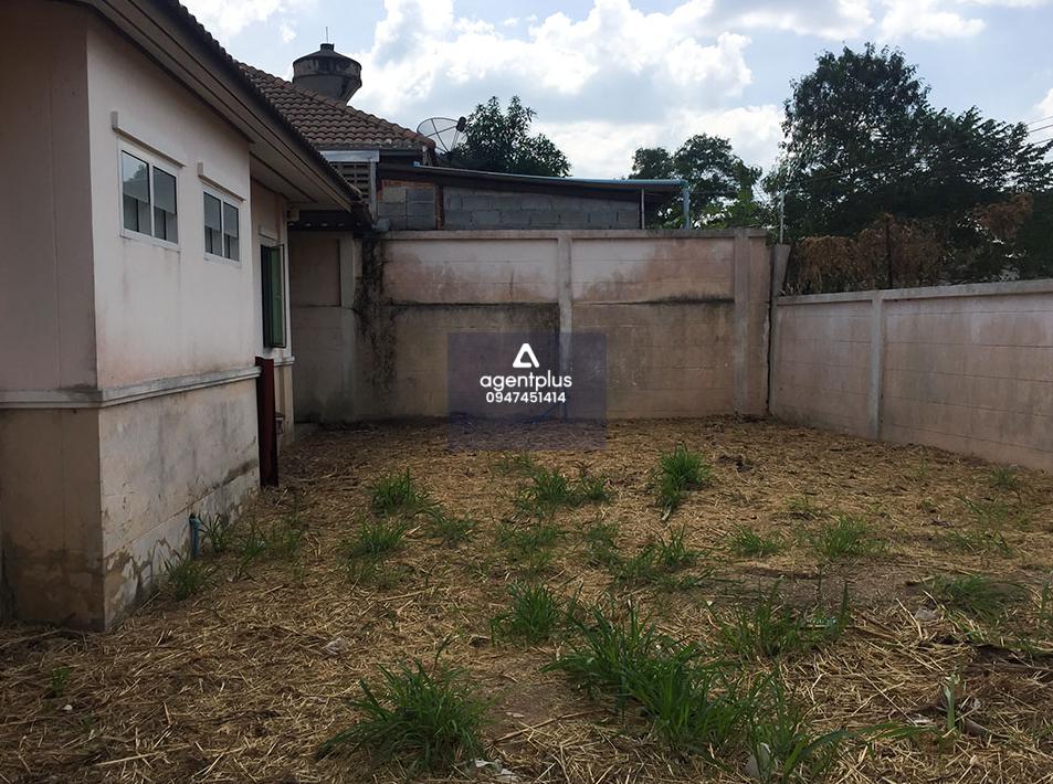 บ้านเดี่ยวชั้นเดียว สมาร์ทแลนด์ วิลเลจ จากทางหลวงสาย 331 ช่วงสัตหีบ-บ่อวิน บริเวณแยกปากร่วม แยกเข้าถนนอ่าวอุดม-ปากร่วม (ชบ.1032) ประมาณ 1.15 กม. ถึงหน้าโครงการ ทำเลดี แวดล้อมด้วยแหล่งชุมชน การคมนาคมสะดวก สาธารณูปโภคพร้อม