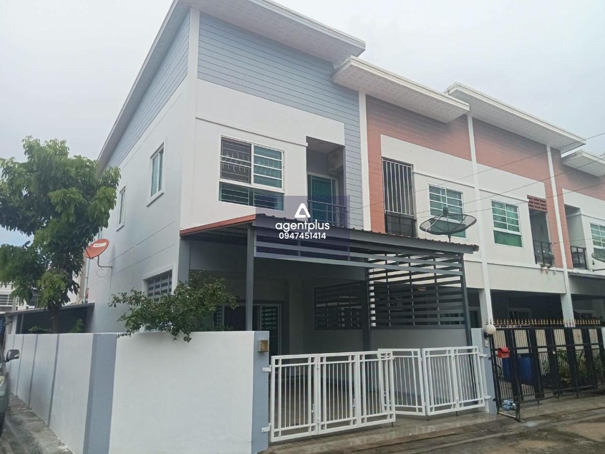 ขายทาวน์โฮม 2 ชั้น 3 ห้องนอน  พัทยา–หนองปรือ แปลงหัวมุม รีโนเวทใหม่  พร้อมอยุ่