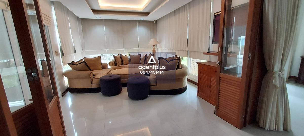 ขายและให้เช่า บ้านหรูพร้อมสระว่ายน้ำส่วนตัว ในโครงการติดทะเลส่วนตัว โครงการบ้านทะเล พัทยา