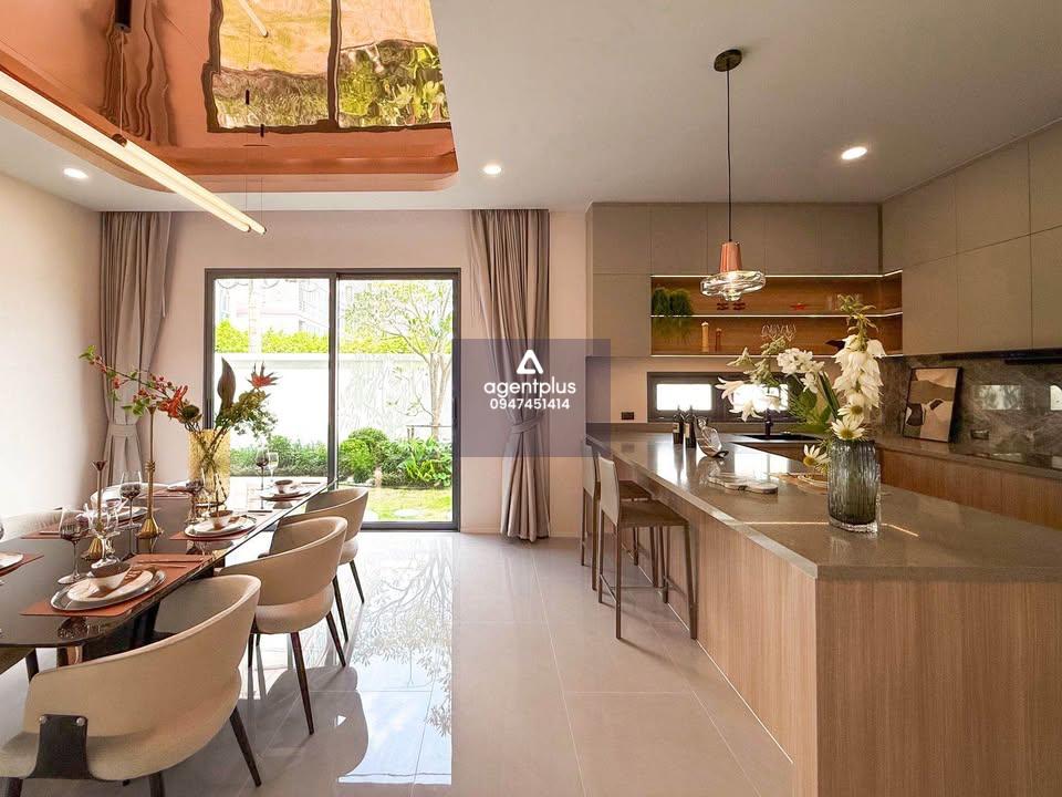  ขายด่วน! พูลวิลล่าหรู 3 ชั้น พร้อมลิฟต์ส่วนตัว ใกล้หาดจอมเทียน