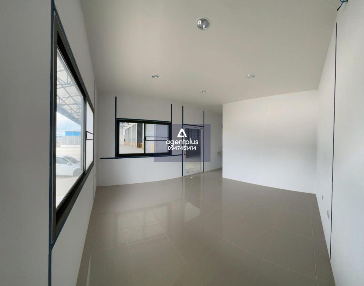 *ให้เช่าโกดัง พร้อมออฟฟิศ ใกล้ท่าเรือแหลมฉบัง ศรีราชา ชลบุรี