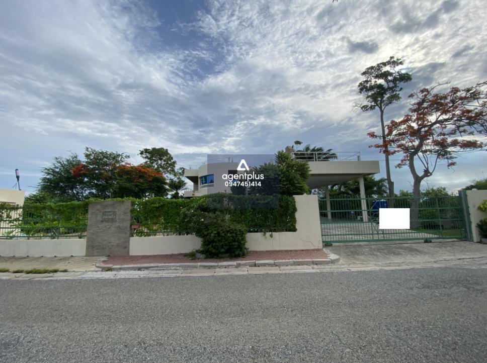 บ้านเดี่ยว 2 ชั้น โครงการเลคไซค์วิลล่า ฉะเชิงเทรา ทำเลดีโครงการใกล้ถนนใหญ่ เดินทางเข้า-ออกสะดวก อยู่ใกล้สิ่งอำนวยความสะดวก