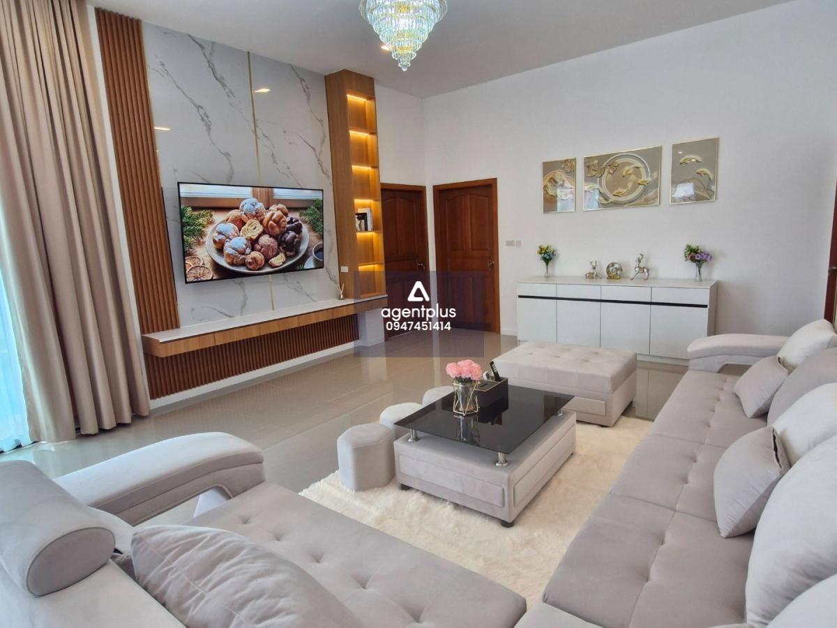 บ้านเดี่ยวสร้างใหม่ พร้อมสระว่ายน้ำส่วนตัว ใกล้โรงเรียนนานาชาติ ทำเลมาบประชัน 