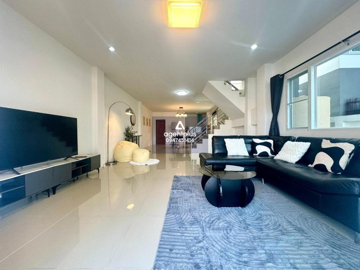 *ให้เช่าทาวน์โฮม 3 ชั้น ทำเลดี เขาน้อยใกล้เดอะชิลด์ บ้านตรงปกพร้อมเข้าอยู่ พัทยา