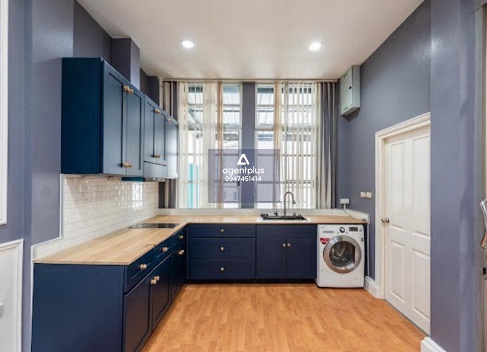 ขายโฮมออฟฟิศ 4ชั้น พร้อมผู้เช่า เดือนละ 35,000 yield 5.8% ค่าส่วนกลาง 18,000 เดอะปารีส รัชวิภา