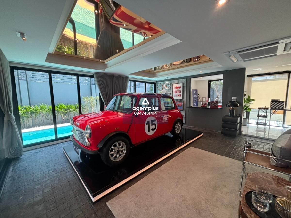 ขายบ้านหรู 4.5 ชั้น พร้อม Rooftop และสระว่ายน้ำส่วนตัว  ย่านสุขุมวิท — แบริ่ง | ทำเลศักยภาพ ใจกลางเมือง