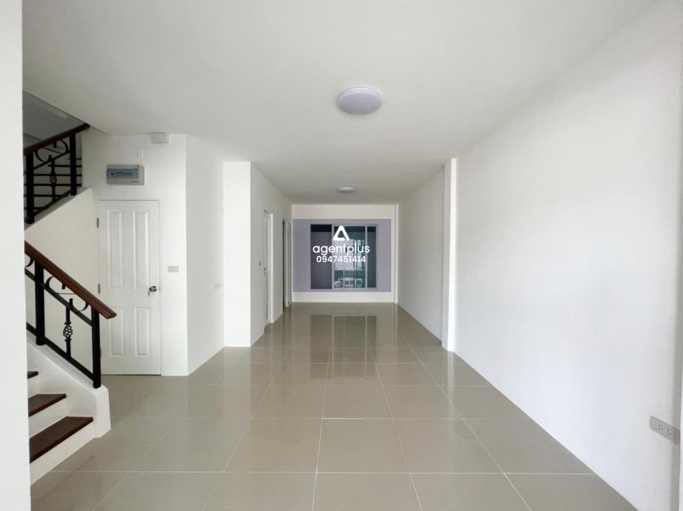 ทาวน์เฮ้าส์ 2 ชั้น การคมนาคมสะดวก สาธารณูปโภคครบครัน สภาพแวดล้อมโดยรอบเป็นแหล่งพักอาศัย โครงการแสนสุขทาวน์