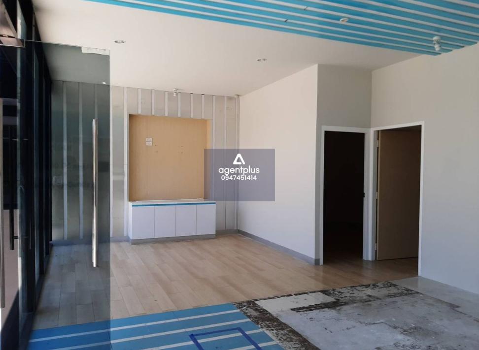 พื้นที่เช่า เหมาะสำหรับทำออฟฟิต / ร้านอาหาร Roof Top ฟรี!!ค่าส่วนกลาง ตลอดสัญญเช่า