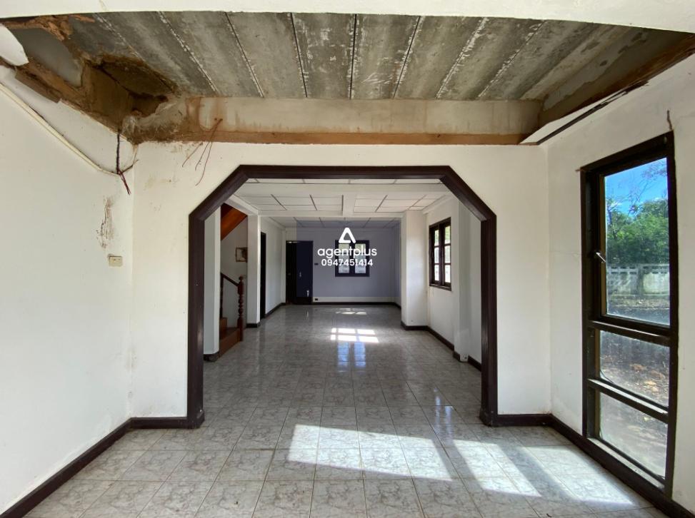 บ้านเดี่ยว โครงการสยามอีสเทอร์นโฮม บ้านเดี่ยว 2 ชั้น ทำเลดี เหมาะอยู่อาศัย การคมนาคมสะดวก สาธารณูปโภคมีไฟฟ้า น้ำบาดาล แยกจากถนนสาย 36 เข้าไปประมาณ 1 กม.