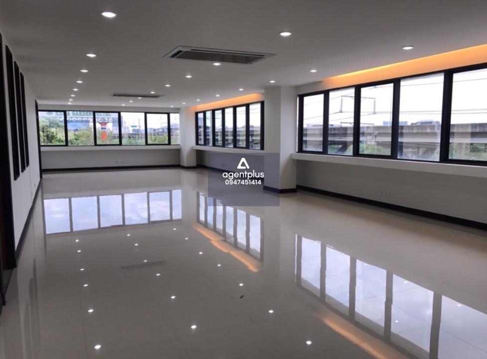 พื้นที่ให้เช่าทำสำนักงาน พร้อมย้ายเข้าได้เลย