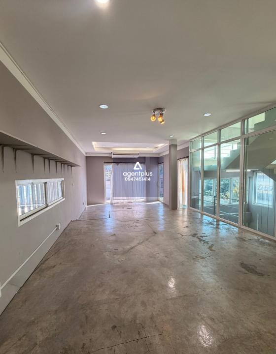 ให้เช่าโฮมออฟฟิต​ 3ชั้น ทำเลศักยภาพ ใจกลางพระราม 9​- เพชรบุรี​47​ ใกล้รพ.​ กรุงเทพ​ RCA