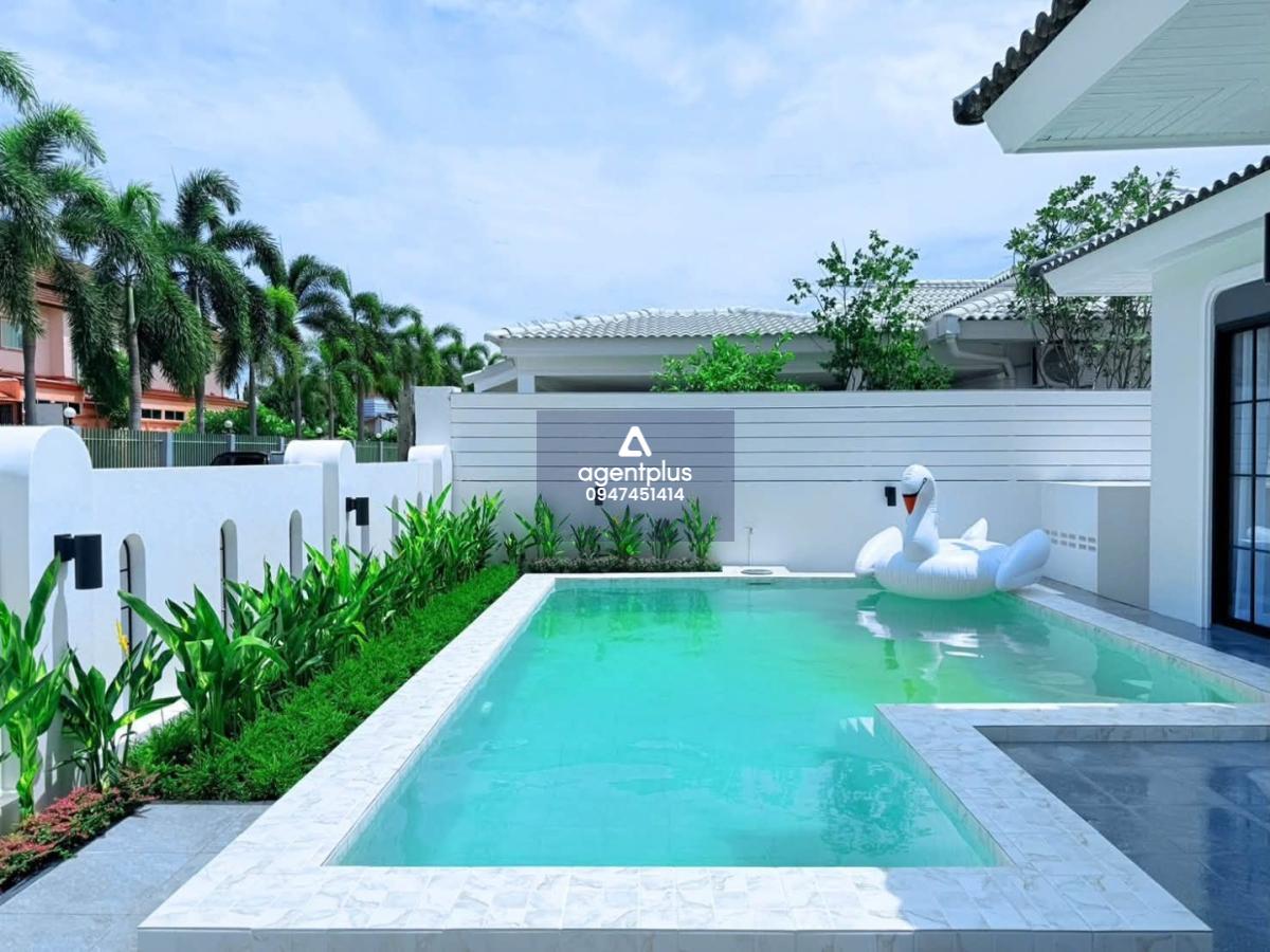 ขายบ้านหรูสไตล์ Modern Classic ใจกลางซอยสยาม พัทยา