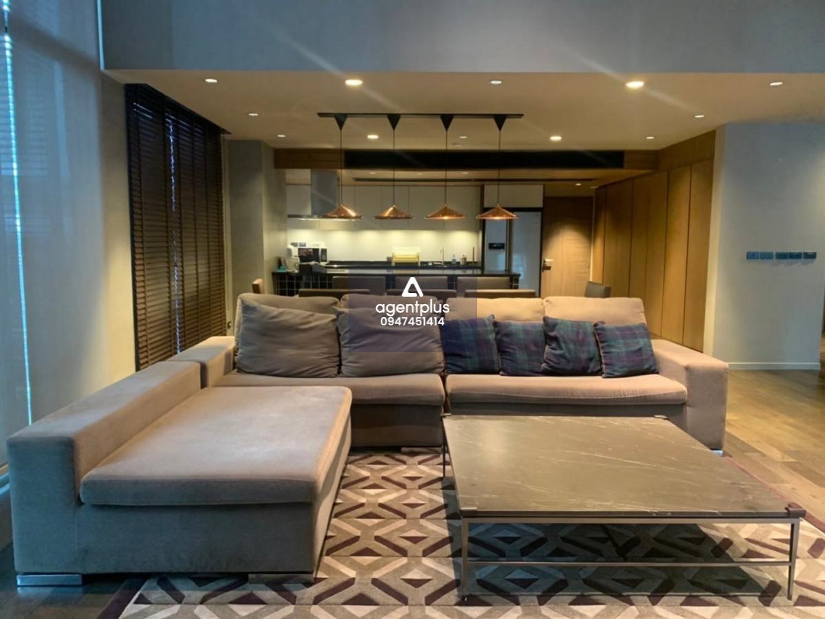 ให้เช่าคอนโด Duplex 3 ห้องนอน ใกล้ BTS อโศก / MRT สุขุมวิท เฟอร์ครบ พร้อมเข้าอยู่