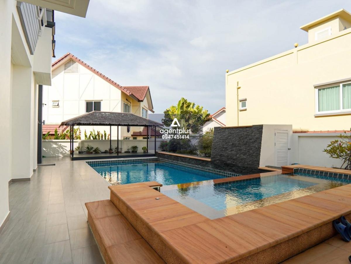 ขายพูลวิลล่า 5ห้องนอน มีส่วนกลาง ใกล้โรงเรียนนานาชาติชื่อดัง พัทยา