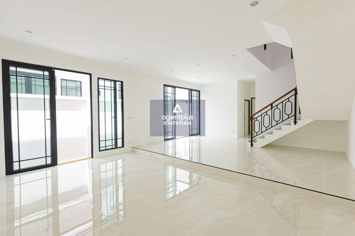 บ้านแฝดพรีเมี่ยม 2 ชั้น พิกัดซอยบุญสัมพันธ์ 6 ( ซอยเขาน้อย ) ทำเลหลักเมืองพัทยา Glam พัทยา