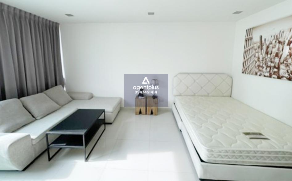 คอนโดมิเนียม คลับ รอยัล บางละมุง ทำเลดี บริเวณโดยรอบทรัพย์เป็นแหล่งท่องเที่ยวและแหล่งชุมชน การคมนาคมสะดวก สาธารณูปโภคพร้อม